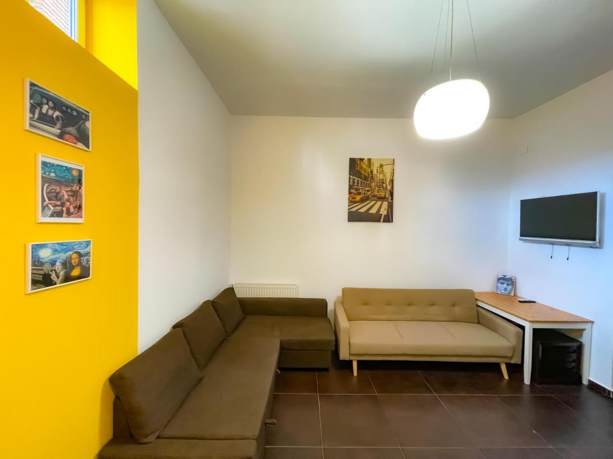 Cool Flat With Hot Tub In The Old Town Apartment Bucureşti Exterior foto