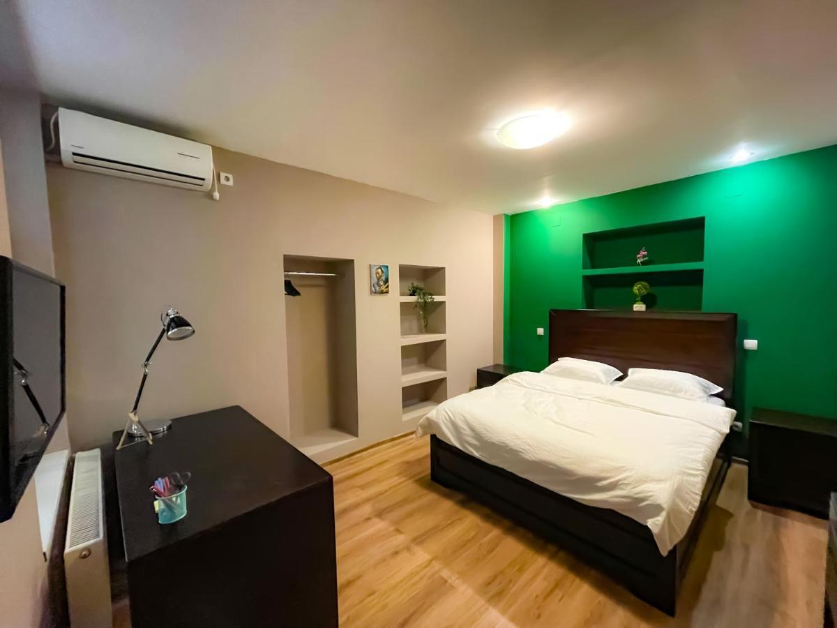 Cool Flat With Hot Tub In The Old Town Apartment Bucureşti Exterior foto