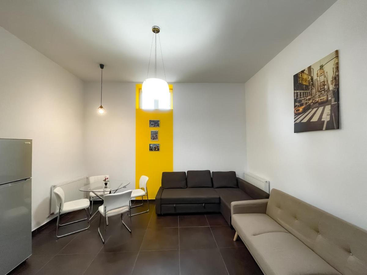 Cool Flat With Hot Tub In The Old Town Apartment Bucureşti Exterior foto