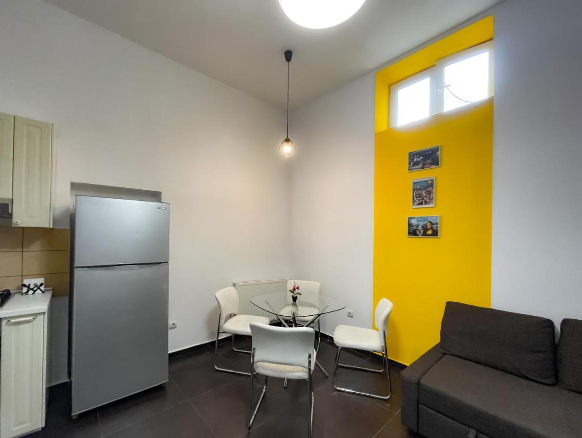 Cool Flat With Hot Tub In The Old Town Apartment Bucureşti Exterior foto